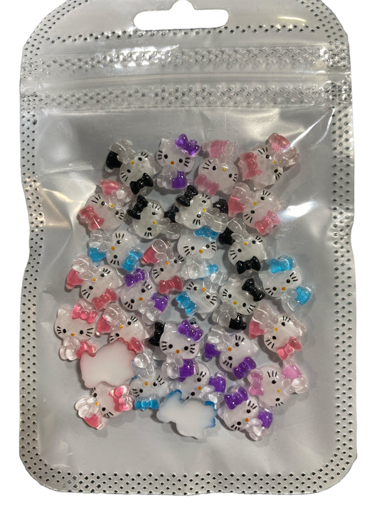 Hello Kitty 3D charms 30pc